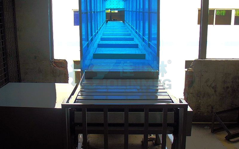 鏈板輸送機